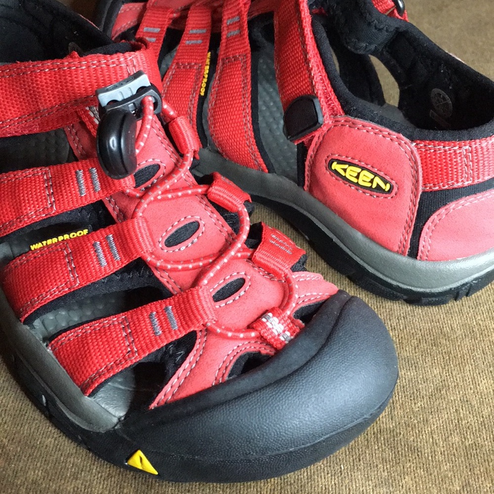 KEEN KIDS Newport H2 Sandal - Ribbon Red NWOT
